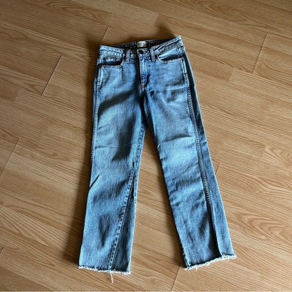 AO. LA Alice + Olivia You Look Perfect Raw Hem Jeans Size 24 - Picture 1 of 9